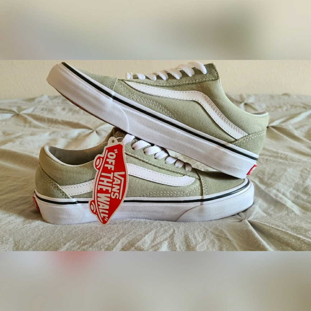 NWT Sage Vans